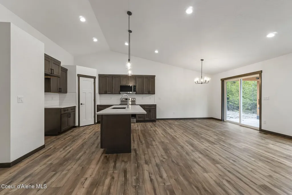 880 E Valley Street S Oldtown ID 83822