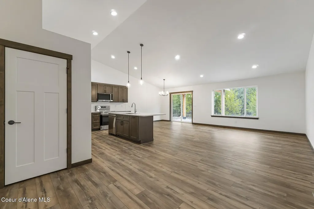 880 E Valley Street S Oldtown ID 83822