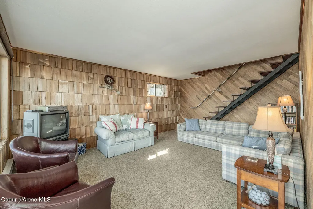 3671 E Bridgeview Drive Harrison ID 83833