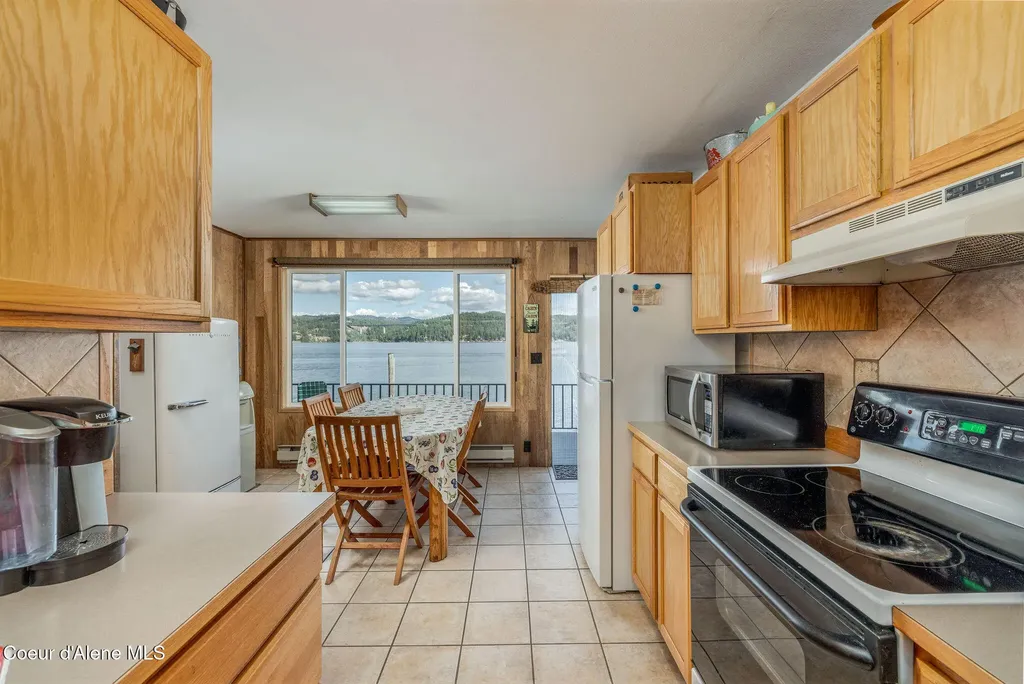 3671 E Bridgeview Drive Harrison ID 83833