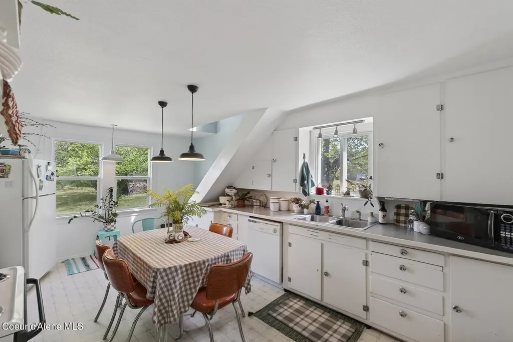 6836 Denver Street Bonners Ferry ID 83805