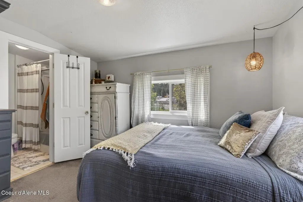 6836 Denver Street Bonners Ferry ID 83805