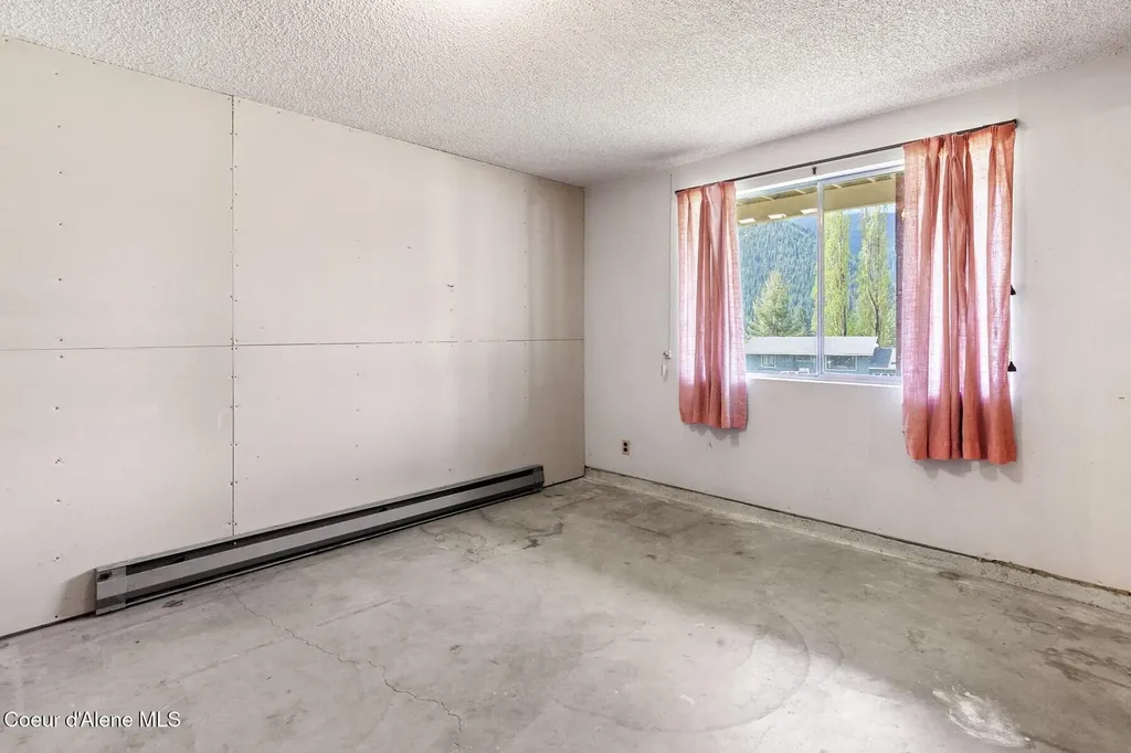 213 Rio Vista Street Osburn ID 83849