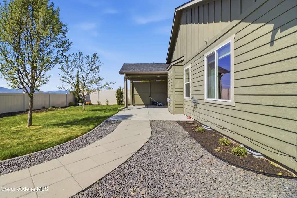 13005 N Loveland Way Hayden ID 83835