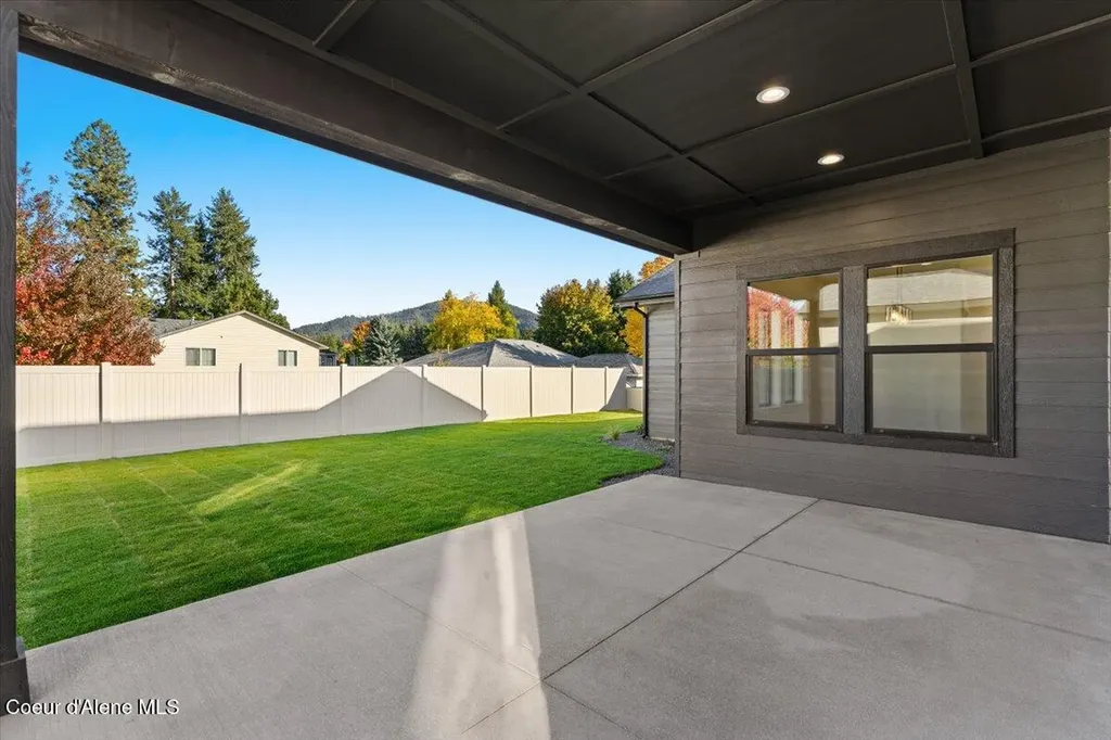 9345 N Secretariat Lane Hayden ID 83835