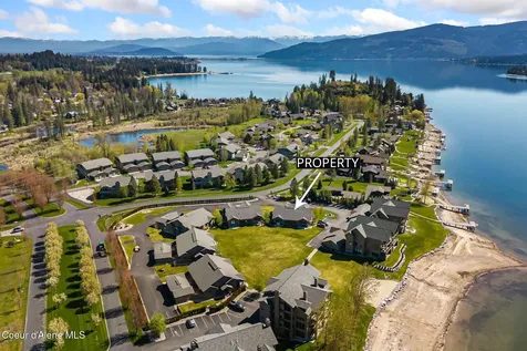 563 Lakeshore Avenue Dover ID 83825