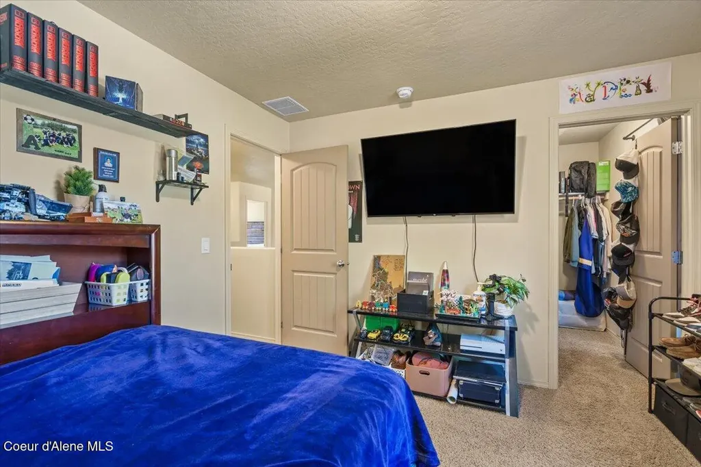 27748 N Weir Road Athol ID 83801