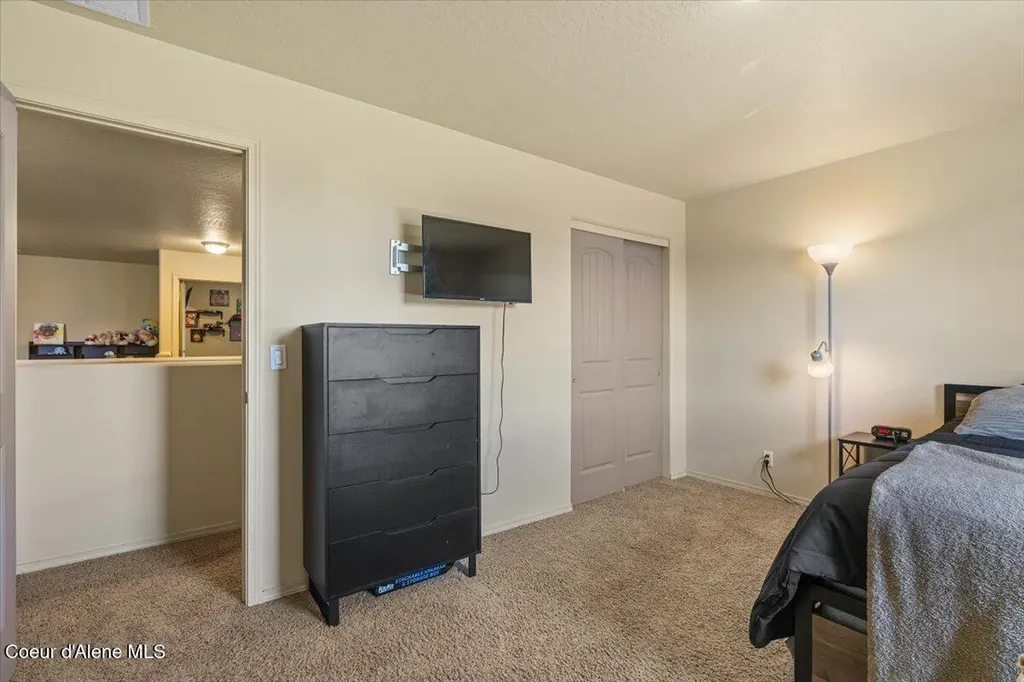 27748 N Weir Road Athol ID 83801