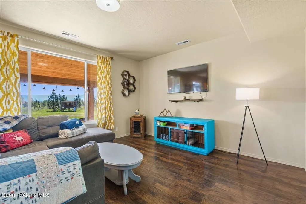 27748 N Weir Road Athol ID 83801