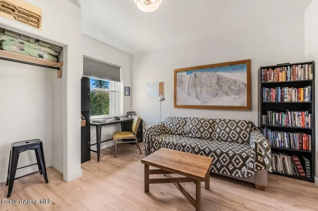 10130 W Pine Street Sandpoint ID 83864