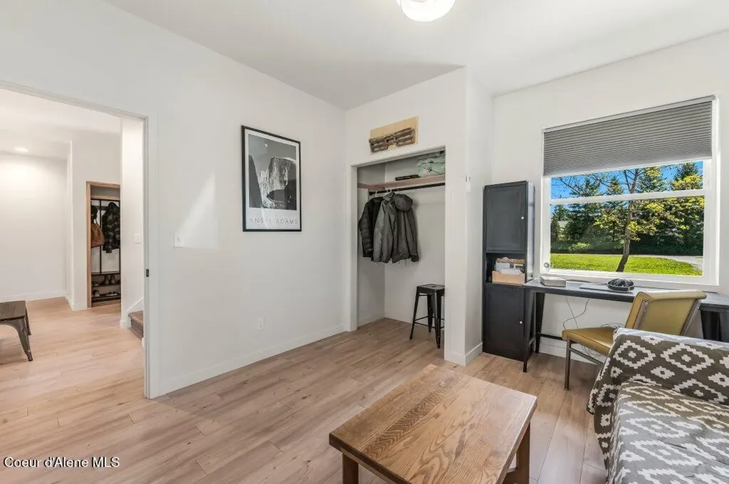 10130 W Pine Street Sandpoint ID 83864