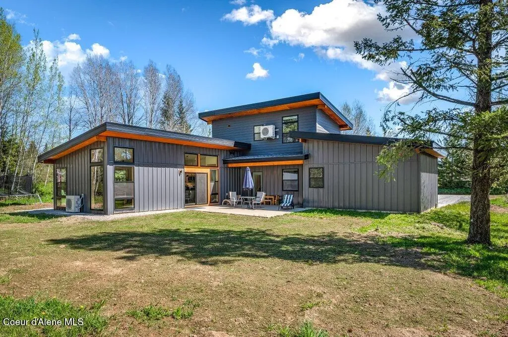 10130 W Pine Street Sandpoint ID 83864
