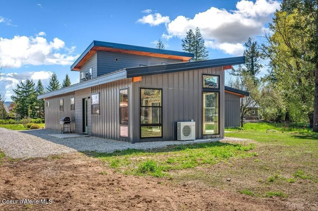 10130 W Pine Street Sandpoint ID 83864