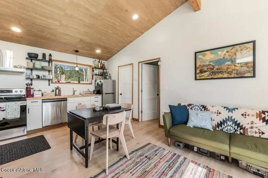 10130 W Pine Street Sandpoint ID 83864