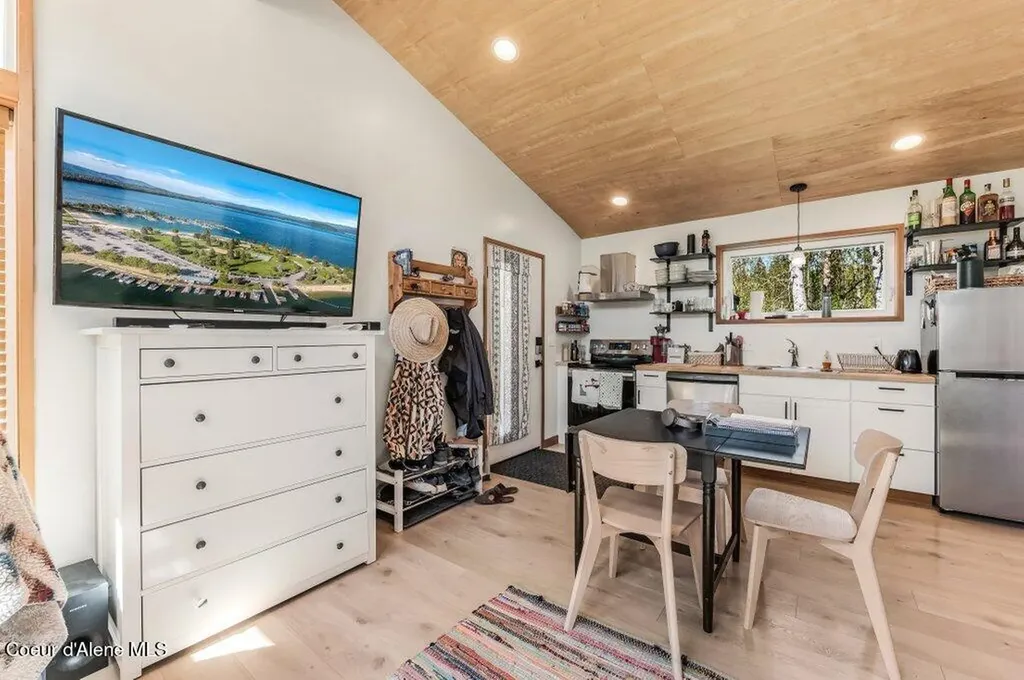 10130 W Pine Street Sandpoint ID 83864