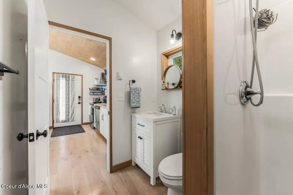 10130 W Pine Street Sandpoint ID 83864
