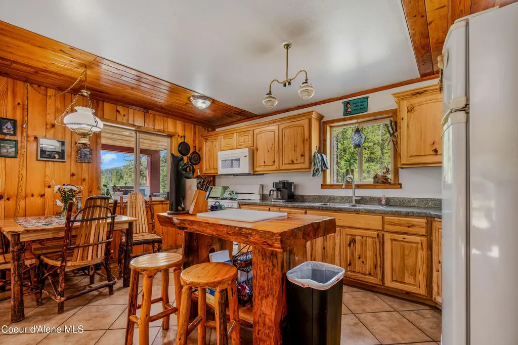 1202 Porkchop Road Moyie Springs ID 83845