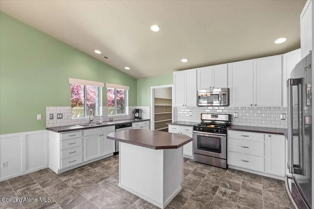 2516 N Reddington Way Post Falls ID 83854