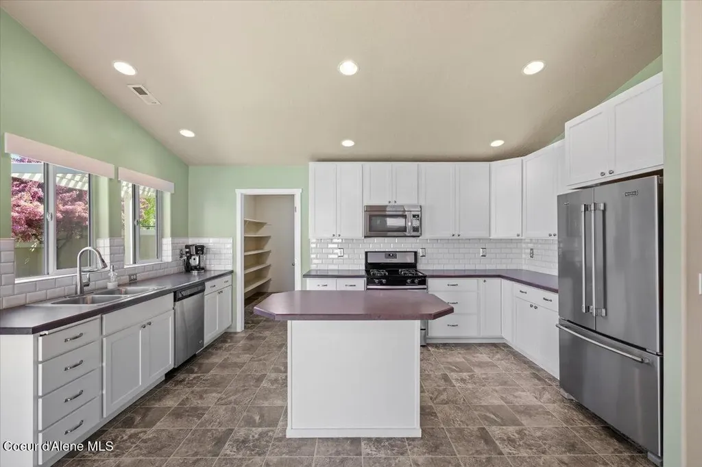 2516 N Reddington Way Post Falls ID 83854