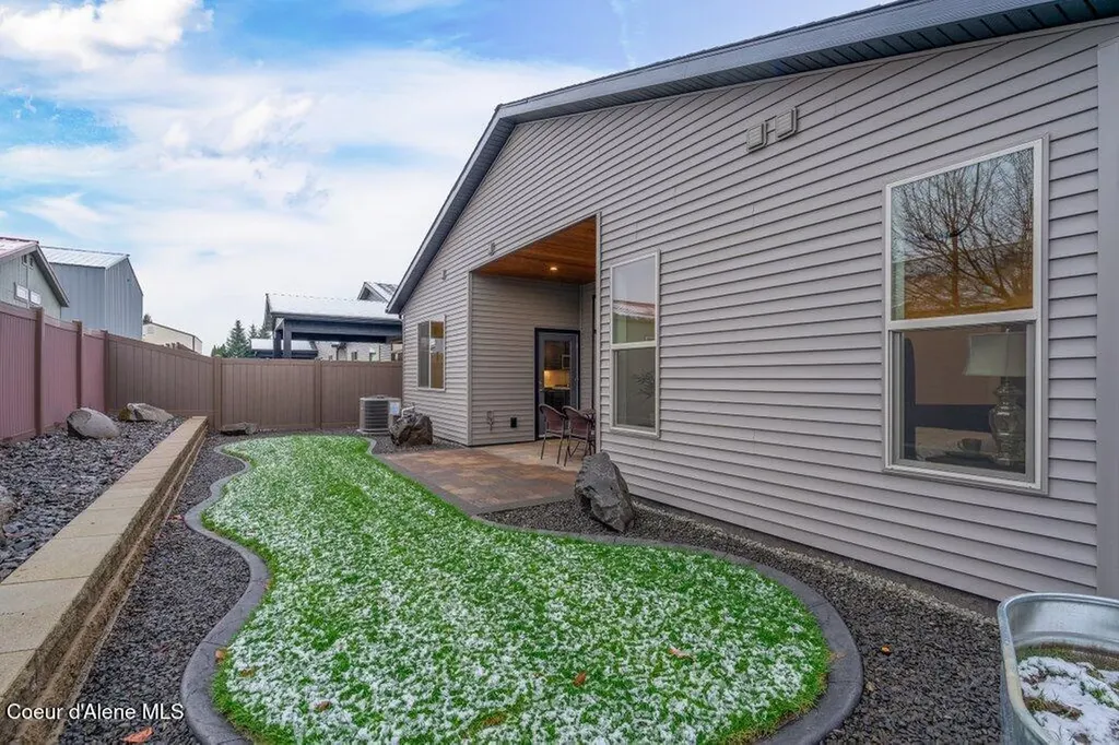 13916 N Rainier Loop Rathdrum ID 83858