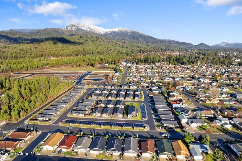 13916 N Rainier Loop Rathdrum ID 83858