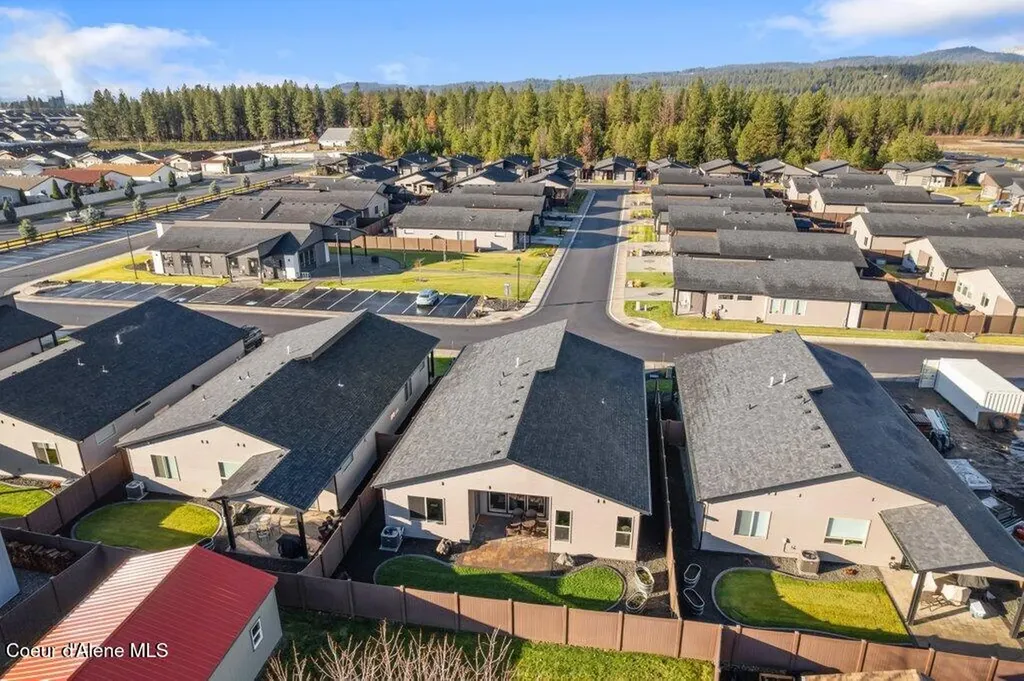 13916 N Rainier Loop Rathdrum ID 83858
