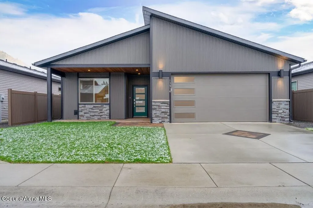 13916 N Rainier Loop Rathdrum ID 83858