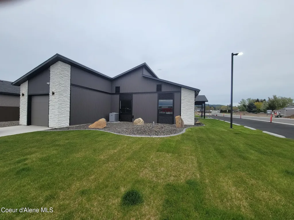 13916 N Rainier Loop Rathdrum ID 83858