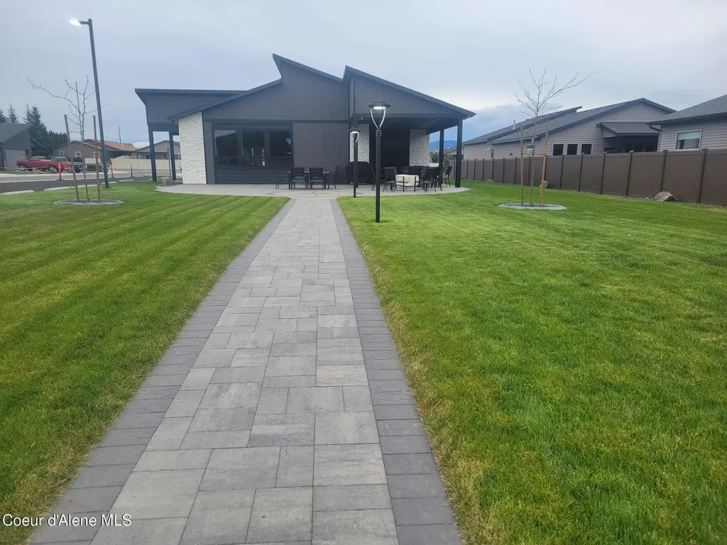 13916 N Rainier Loop Rathdrum ID 83858