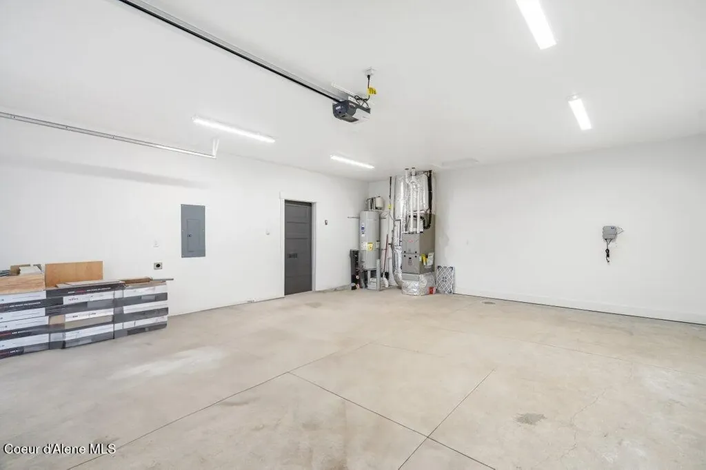 13916 N Rainier Loop Rathdrum ID 83858