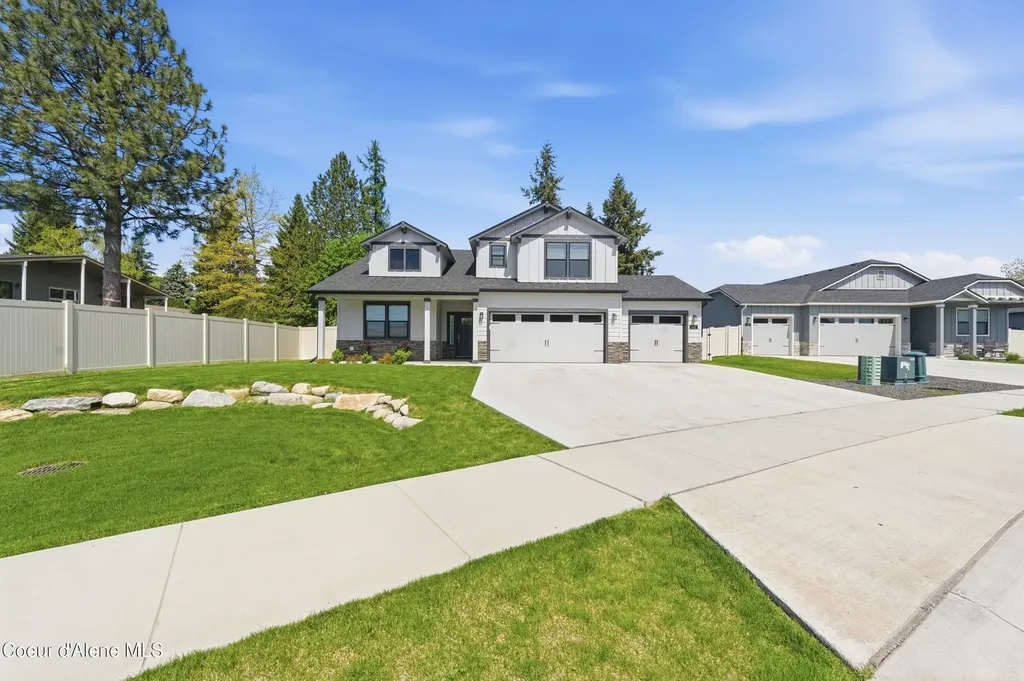 641 Ripatti Way Hayden ID 83835