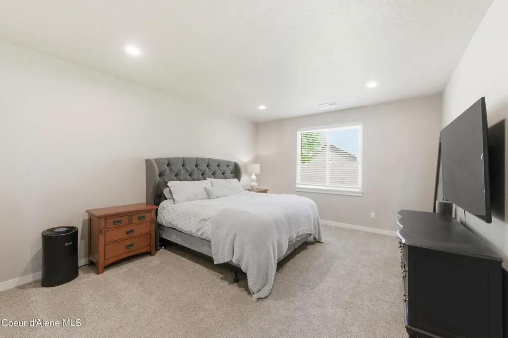 641 Ripatti Way Hayden ID 83835