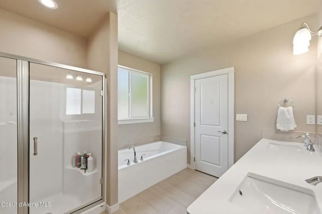 641 Ripatti Way Hayden ID 83835