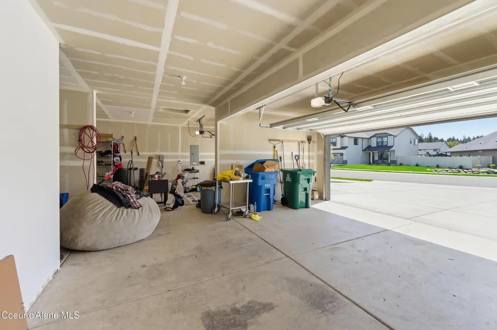 641 Ripatti Way Hayden ID 83835