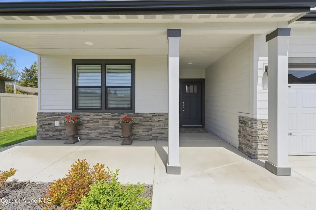 641 Ripatti Way Hayden ID 83835