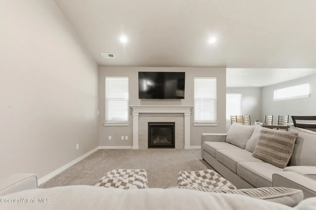 641 Ripatti Way Hayden ID 83835
