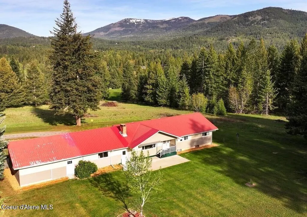 682 Pinecrest Loop Sandpoint ID 83864