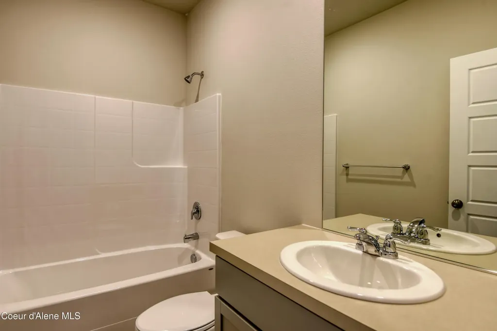 3098 N Marni Road Post Falls ID 83854
