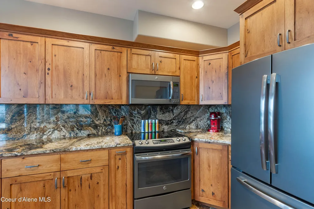46700 Highway 200 Hope ID 83836
