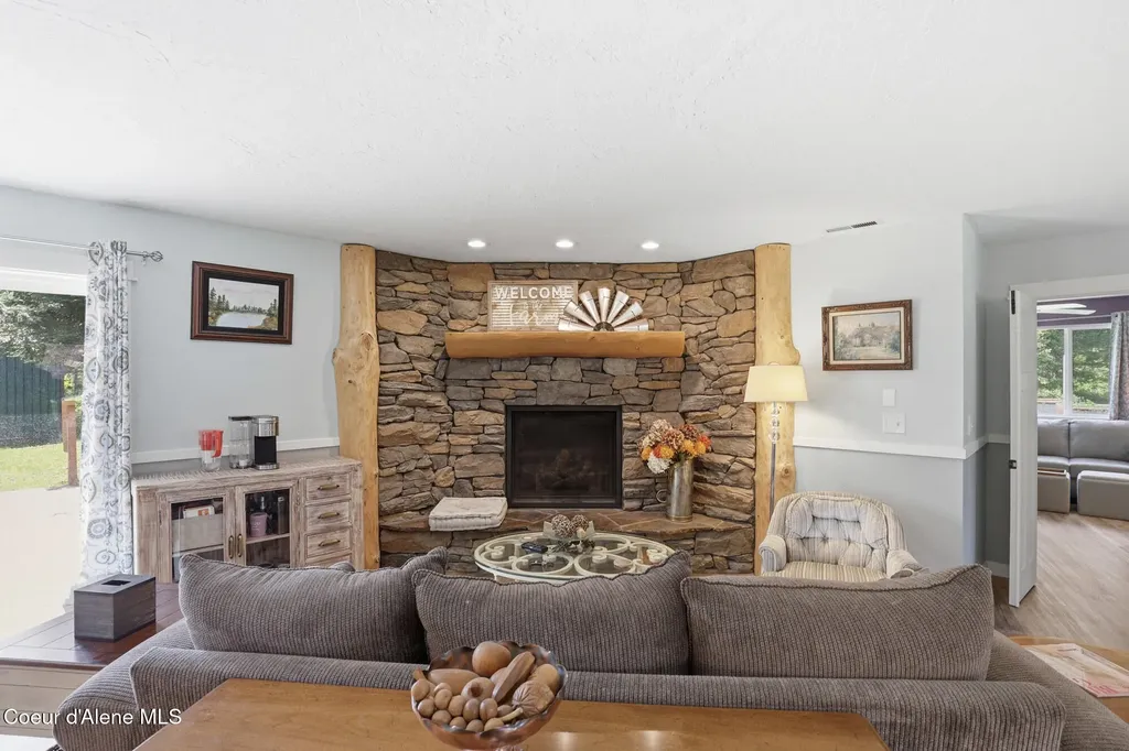 21381 N Thatcher Court Rathdrum ID 83858