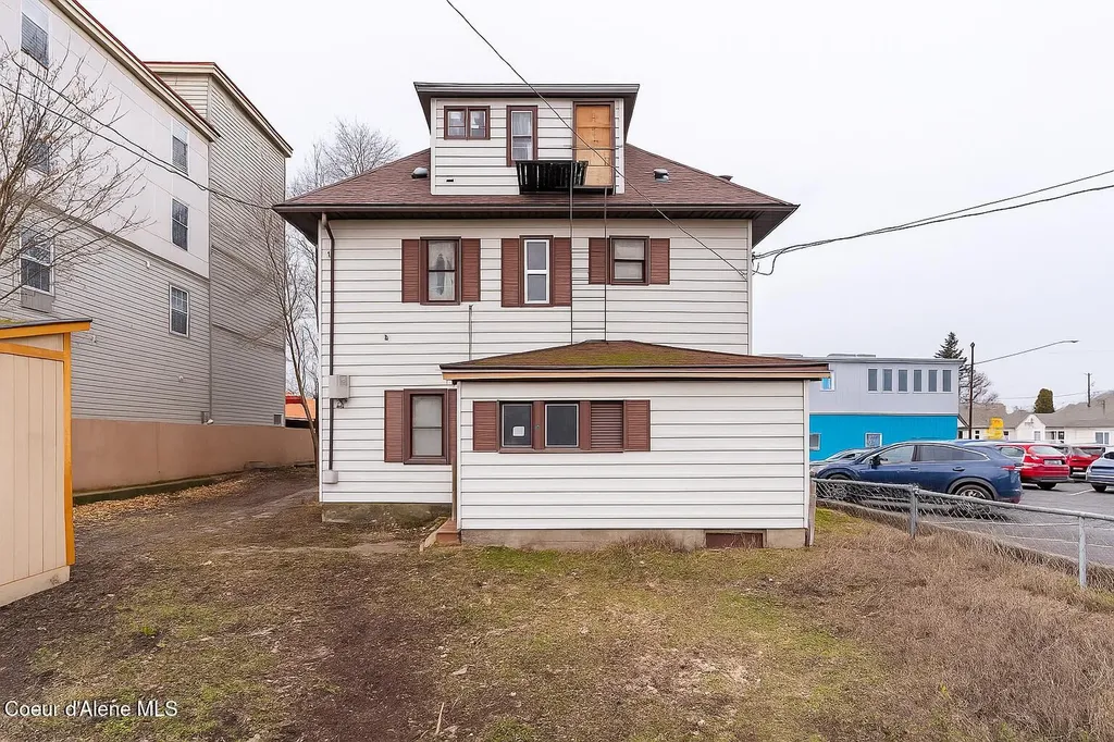 3011 E Queen Avenue Spokane WA 99217