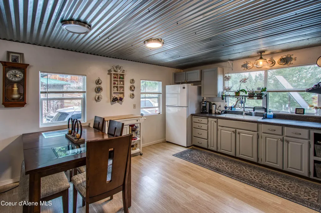 1464 Hulett Hill Drive Sandpoint ID 83864