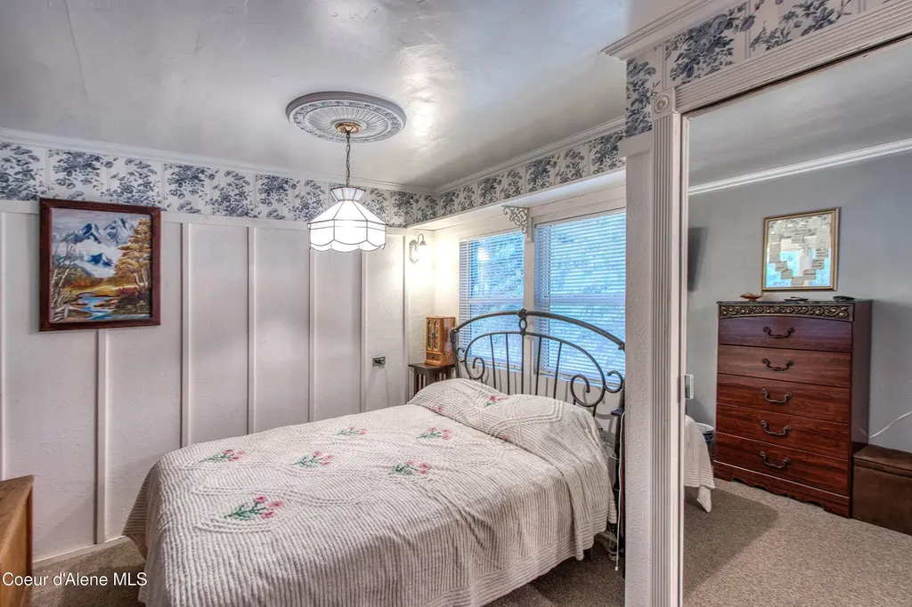 1464 Hulett Hill Drive Sandpoint ID 83864