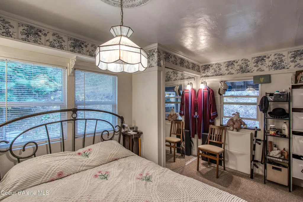 1464 Hulett Hill Drive Sandpoint ID 83864