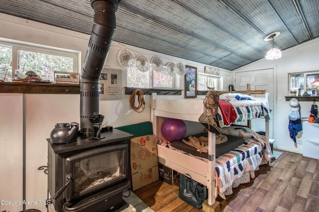 1464 Hulett Hill Drive Sandpoint ID 83864