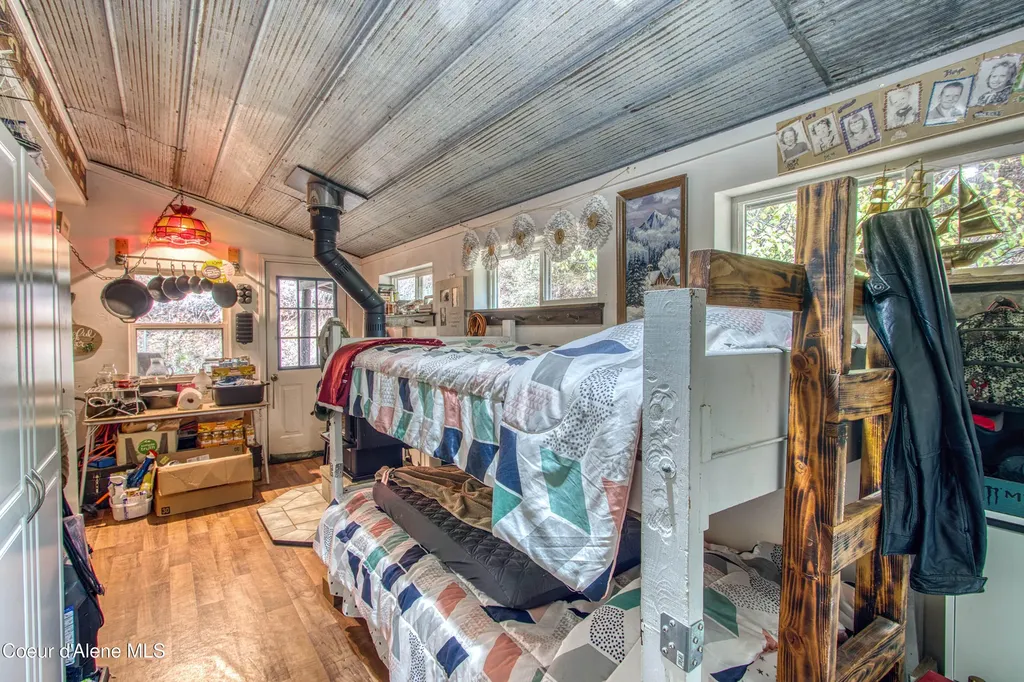 1464 Hulett Hill Drive Sandpoint ID 83864