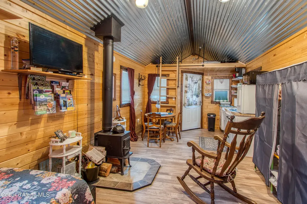 1464 Hulett Hill Drive Sandpoint ID 83864
