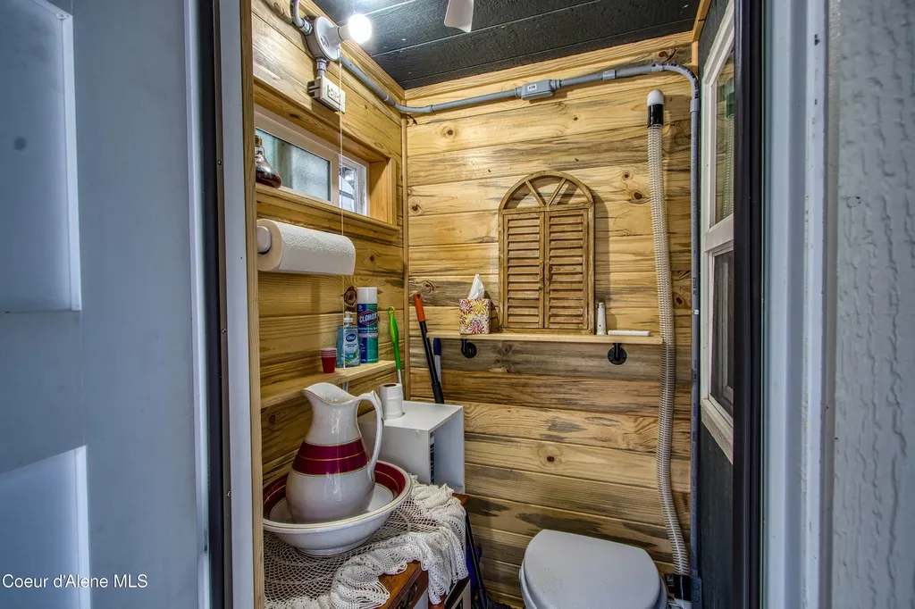 1464 Hulett Hill Drive Sandpoint ID 83864