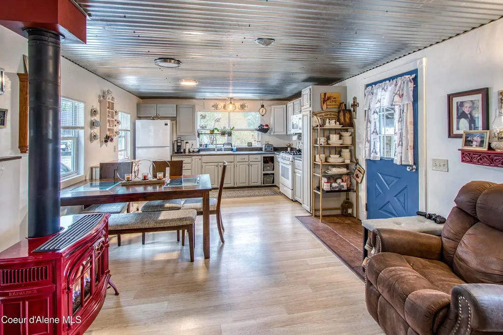 1464 Hulett Hill Drive Sandpoint ID 83864