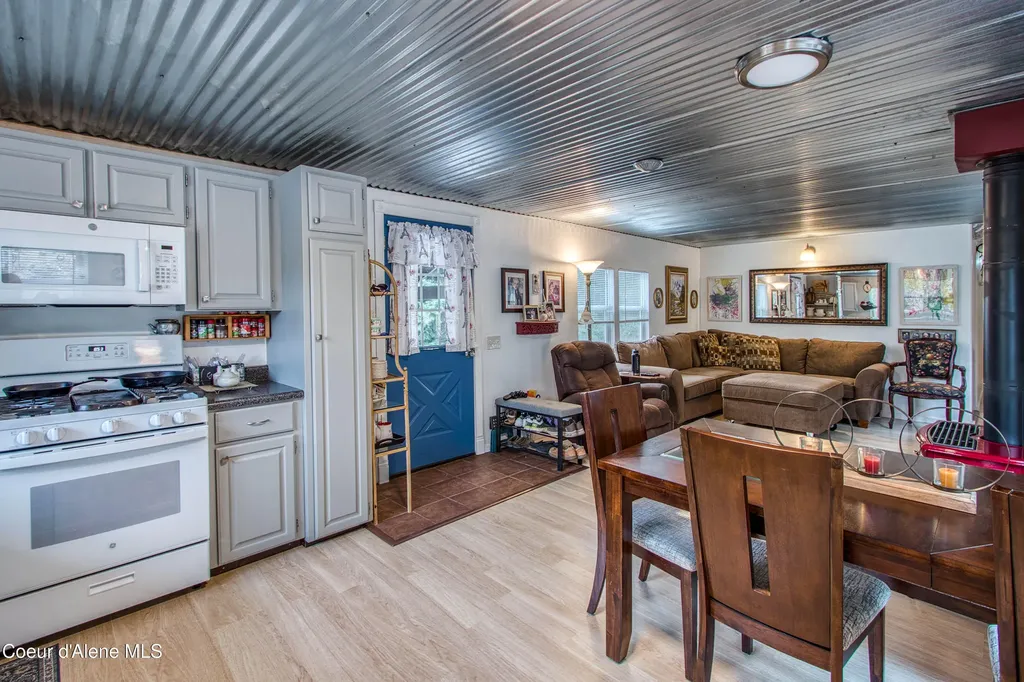 1464 Hulett Hill Drive Sandpoint ID 83864